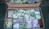 کمبود نقدینگی در بانک‌ها و رونق دلالان اسکناس در فردوسی/ فروش بسته‌های ۵۰ هزار تومانی به قیمت ۹ میلیون تومان!