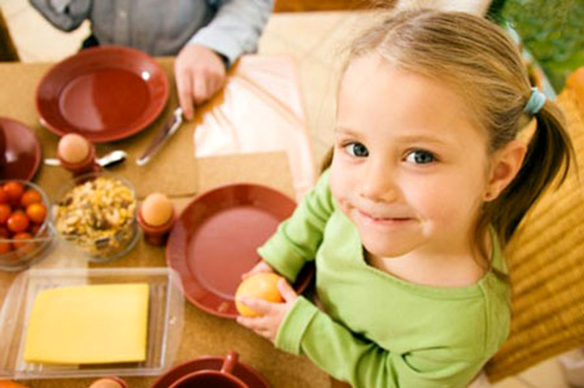 چه غذا‌هایی به رشد و تقویت مغز کودک شما کمک می‌کند؟
