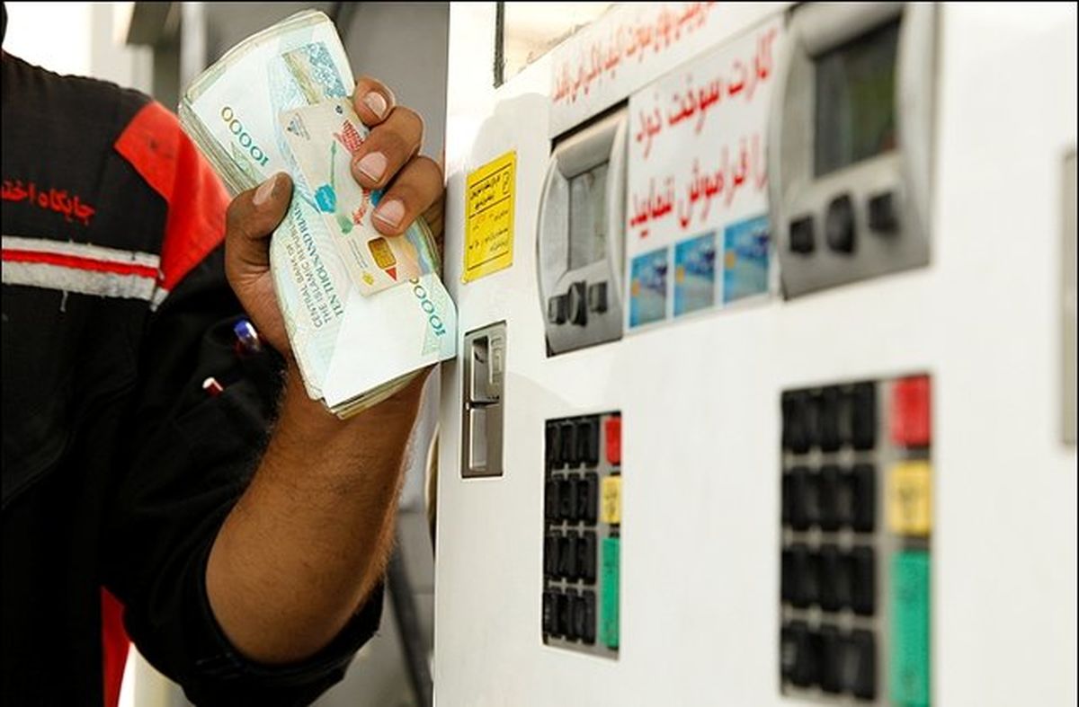 قره‌خانی: موضوع افزایش قیمت بنزین در کمیسیون انرژی مطرح نیست