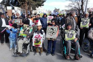 حضور گسترده خانواده‌های شهدا و ایثارگران در راهپیمایی 22 بهمن