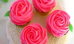 تزیین کاپ کیک ها به صورت گل رز +فیلم