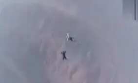نخستین آمریکایی که از فاصله ۷ کیلومتری پرید و زنده ماند