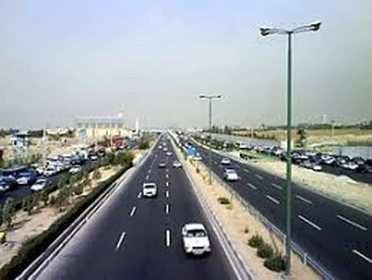 تخریب آسفالت یک جاده در کرج بعد از ۲۰ روز
