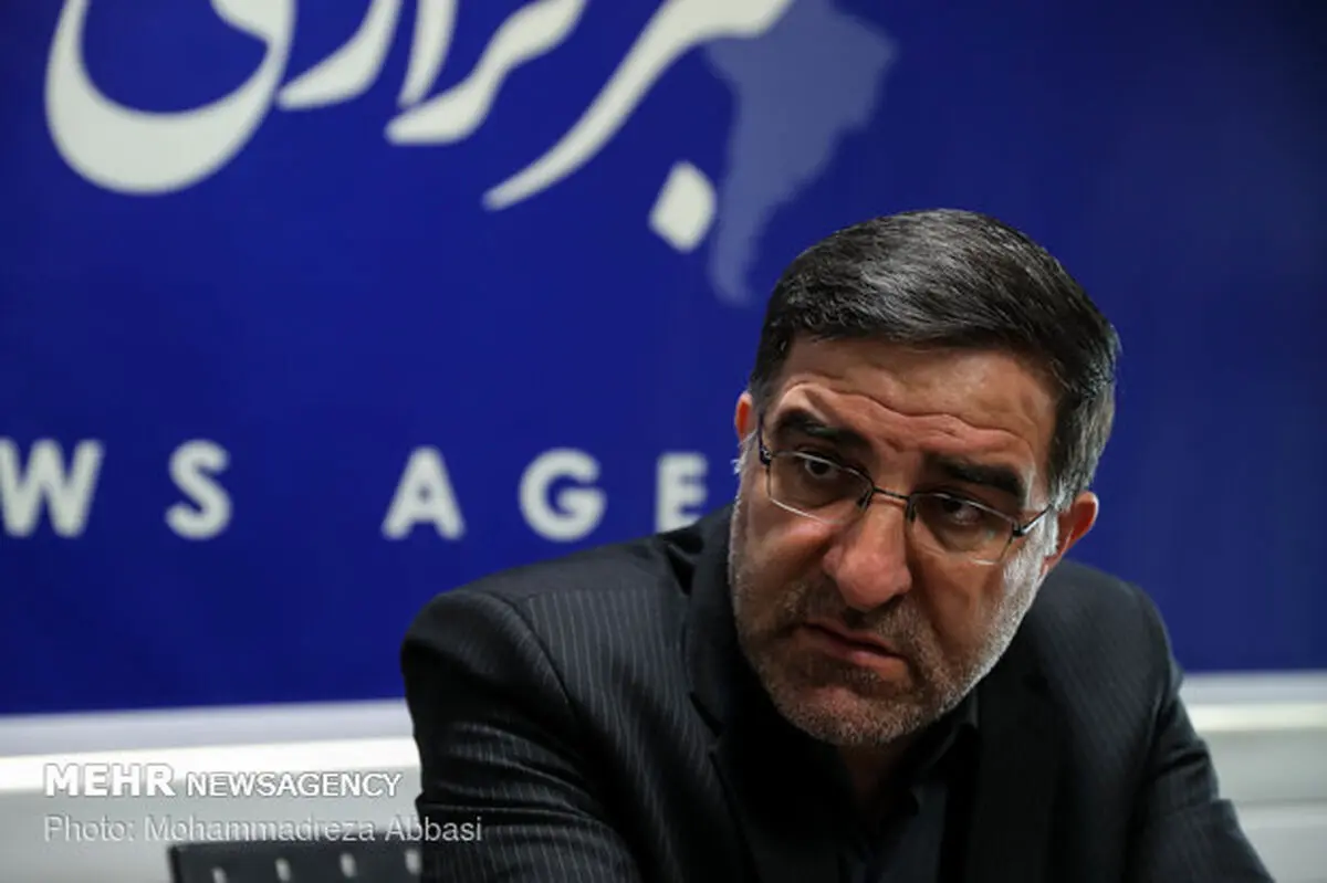 قاضی‌زاده باید می‌ماند و پاسخ می‌داد/استعفا برای فرار از پاسخگویی
