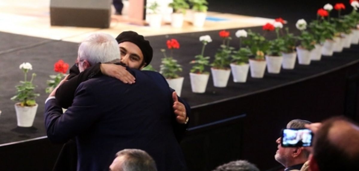 فیلم / واکنش بادیگارد ظریف به محسن تنابنده در جشنواره فجر