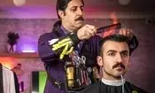 خرچنگ خوریِ رحمت سریال پایتخت در رستورانی دریایی با همراهی دختر نقی