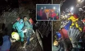 نجات یافتن یک مرد از غاری عمیق در انگلیس