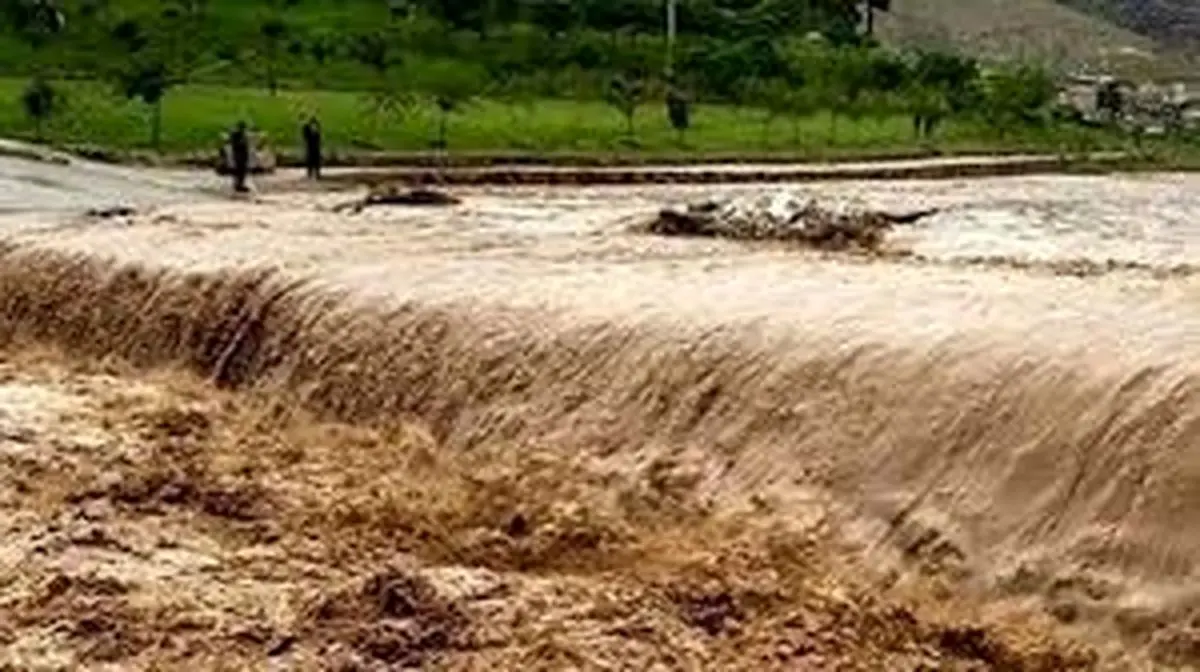 تخلیه اضطراری روستاهای فاریاب در پی بارندگی بی‌سابقه/ انسداد کامل راه‌های ارتباطی/ ویدئو