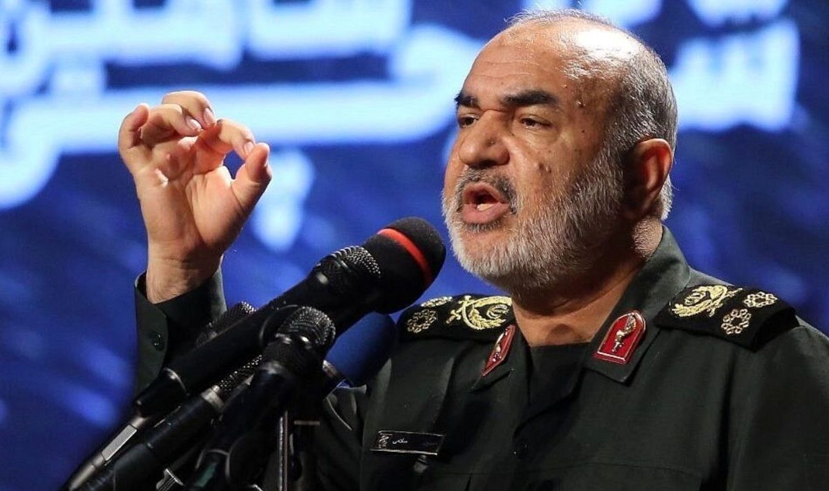 سرلشکر سلامی: دشمنان ما در مقابل کرونا در مرحله تسلیم شدن هستند