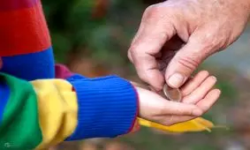 چگونه به نوجوانان آموزش درست خرج کردن را بدهیم؟