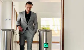 حمایت محسن یگانه از علی کریمی