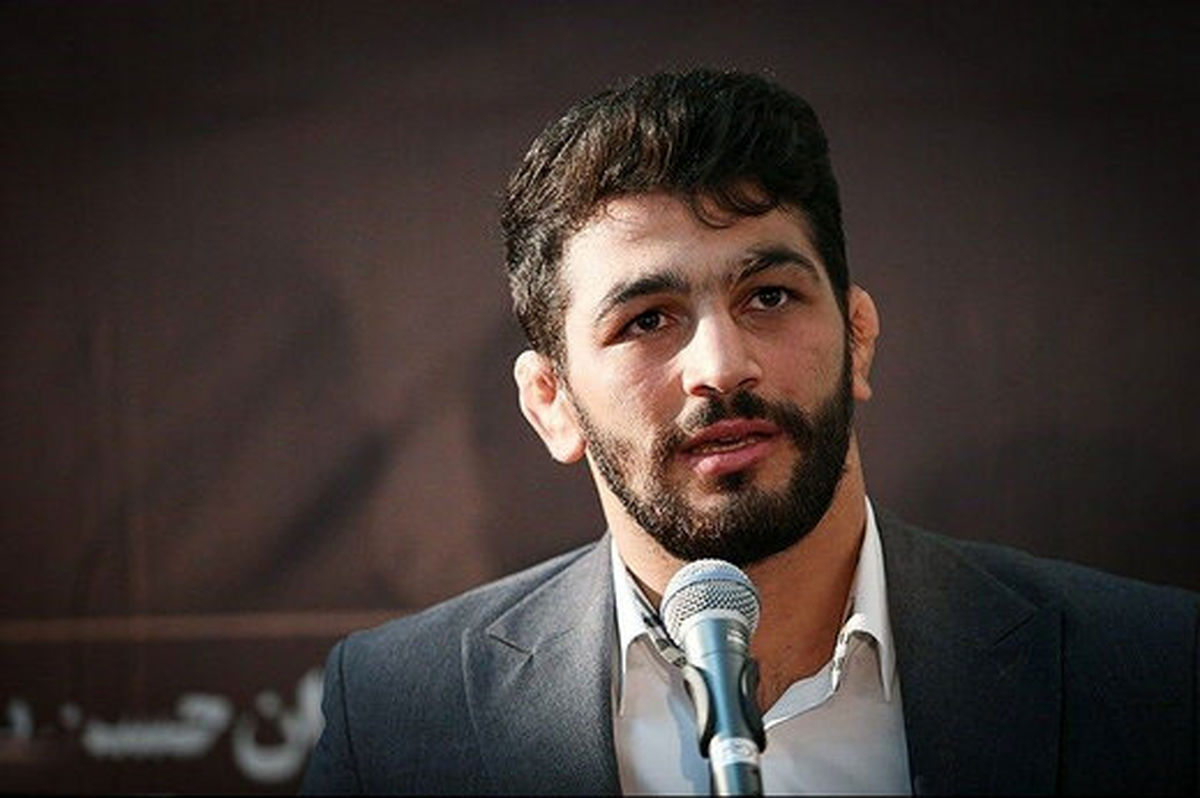 واکنش حسن یزدانی با شعری از شفیعی کدکنی به حادثه متروپل/ عکس