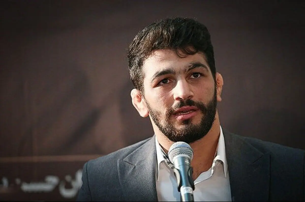 واکنش حسن یزدانی با شعری از شفیعی کدکنی به حادثه متروپل/ عکس


