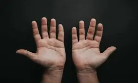 چرا پنج تا انگشت شبیه هم نیستند؟ 