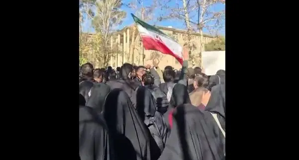 تجمعات اعتراضی دانشجویان در چند دانشگاه تهران با محوریت مطالبات اقتصادی/ ویدئو

