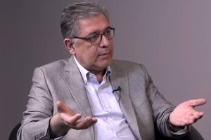 اینکه می‌گویند با مکانیسم ماشه، ایران دچار محاصره دریایی می‌شود و می‌خواهند تمام کشتی‌های ما را بازرسی کنند یک دروغ است