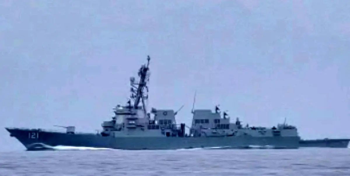 جزئیات فرار دیروز ناوشکن‌های آمریکا با هشدار قاطع نیروی دریایی سپاه/ ویدئو