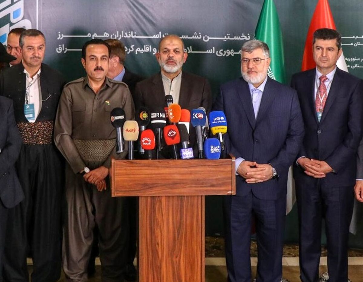 نقشه جعلی از اقلیم کردستان به همراه خاک ایران، در نشستی با حضور وزیر کشور/ عکس
