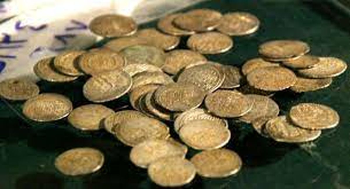 کشف ۱۱۷ سکه تاریخی در ابهر
