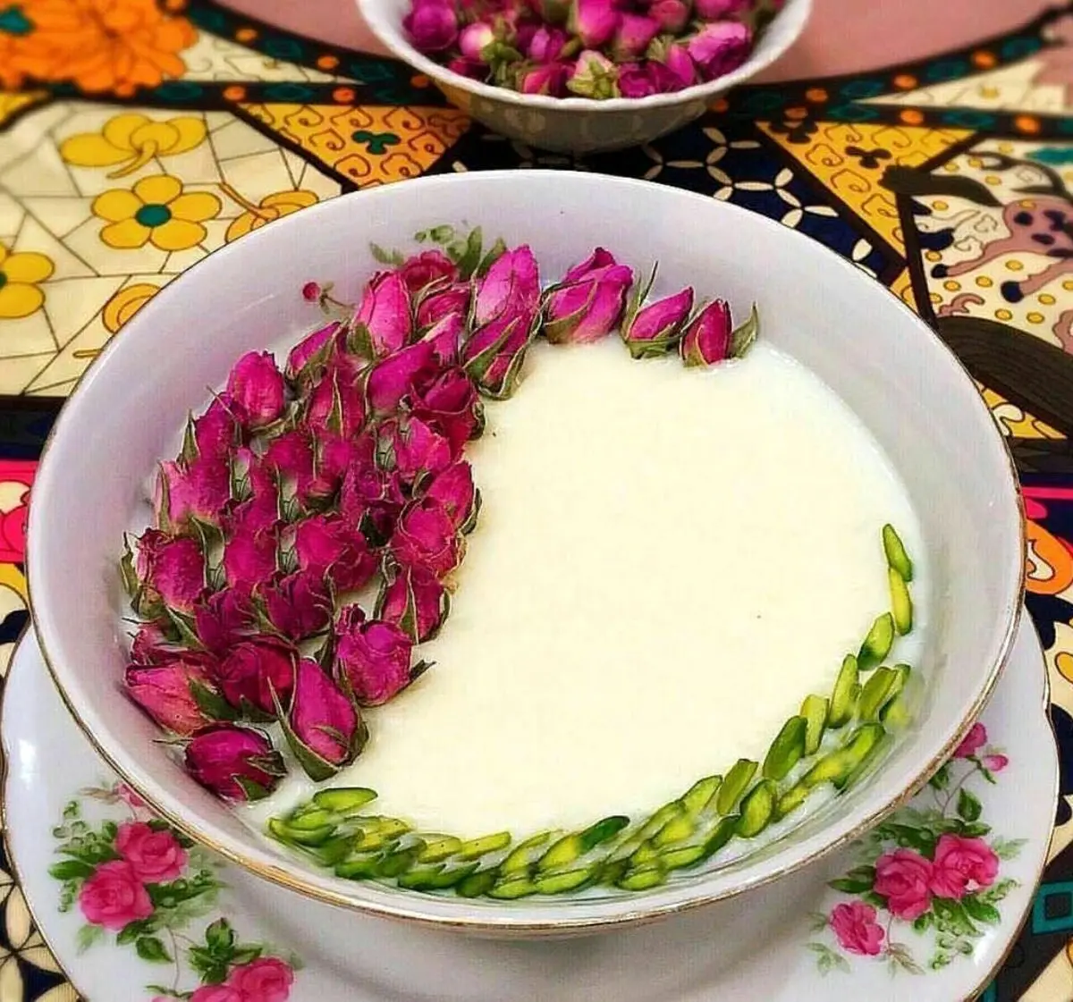طرز تهیه فرنى شير عسلى