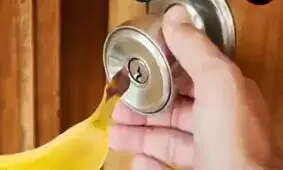 قفل هر دری را با موز باز کنید
