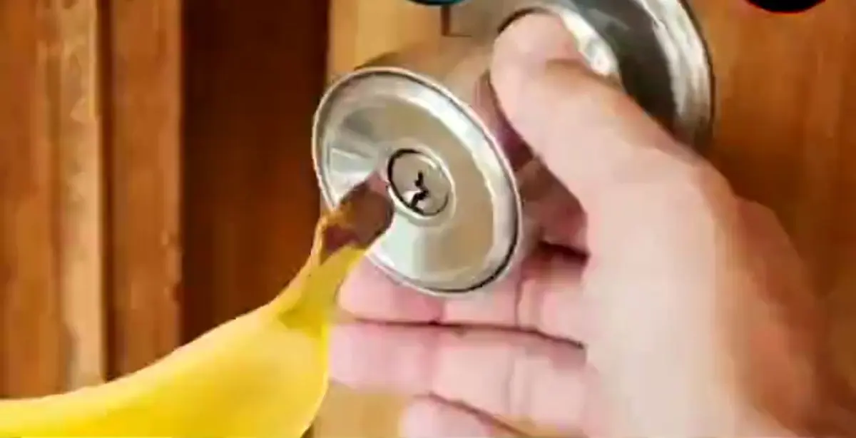 قفل هر دری را با موز باز کنید