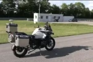 موتور سیکلت بدون سرنشین هوشمند BMW