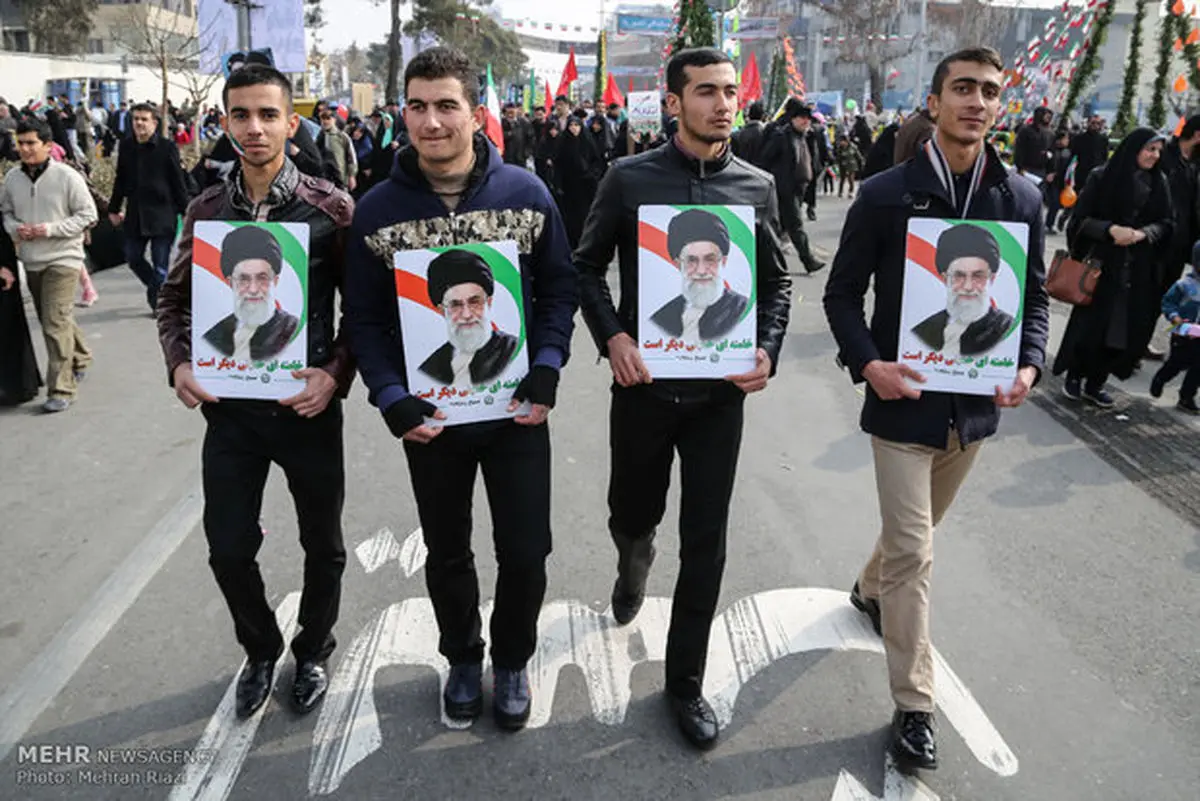 حضور گسترده مردم پایتخت پیش از آغاز رسمی مراسم راهپیمایی ۲۲بهمن