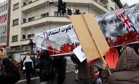«تابوت استبداد» در دست راهپیمایان تهرانی