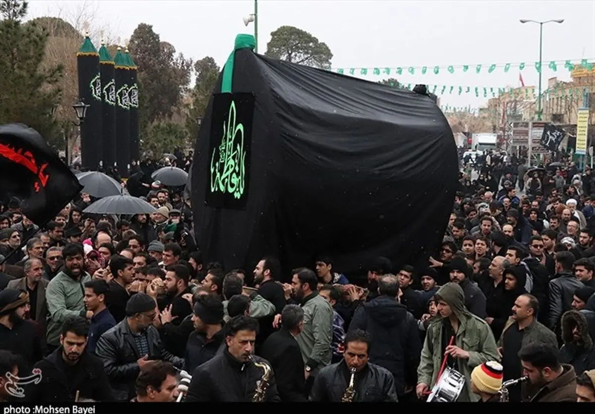 اجتماع عزاداران فاطمی در میدان کمال الملک کاشان به روایت تصاویر