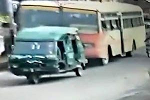 مرگ دردناک یک زن و شوهر در زیر چرخ‌های اتوبوس + فیلم