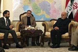 حضور رئیس مجلس عراق در سفارت ایران در بغداد برای تبریک پیروزی انقلاب