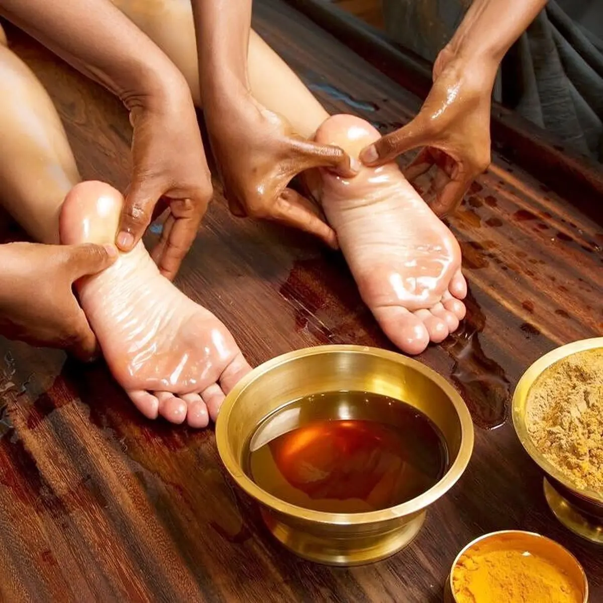 چالش 30 شب روغن زدن به کف پا شب سیزدهم