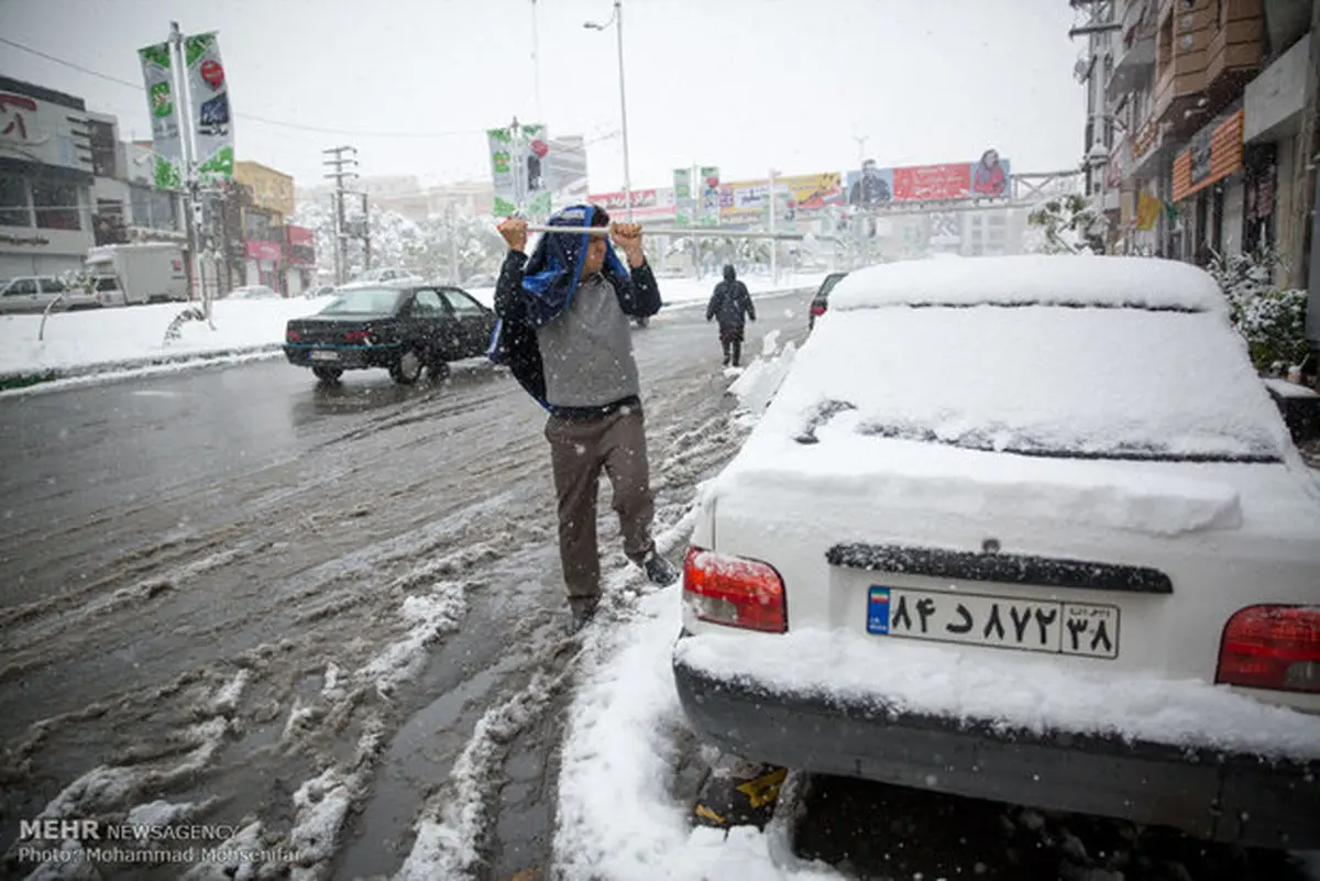 بارش برف همدان را سفیدپوش کرد