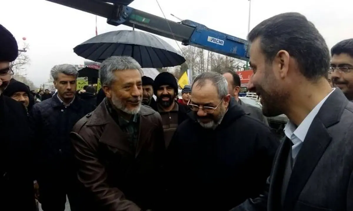 دریادار سیاری: برای دفاع از کشور خود از کسی اجازه نخواهیم گرفت