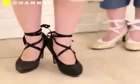 ترفندی ویژه استفاده از جورابهای کالج (روفرشی)