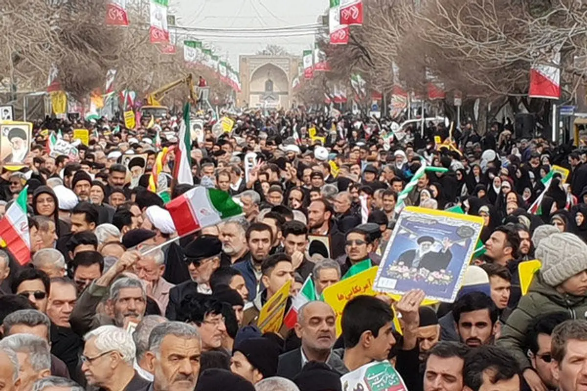 طنین شعارهای انقلابی در شهر دارالمومنین