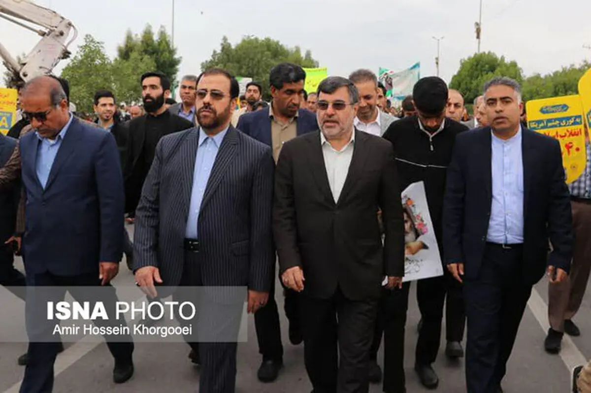 استاندار هرمزگان:قدرت مسئولان کشور با تکیه به مردم بیشتر می‌شود