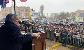 استقلال و آزادی هدف اصلی انقلاب اسلامی/با همت مردم و مسؤولان عرصه اقتصاد را نیز فتح خواهیم کرد