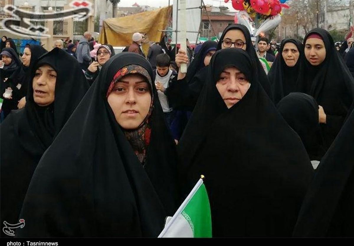 خانواده "مسیح علی‌نژاد" در راهپیمایی ۲۲ بهمن شرکت کردند+ عکس