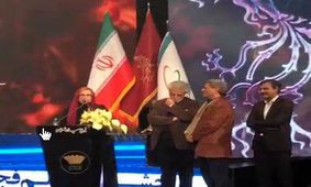 روایت بامزه «گوهر خیراندیش» از محکوم شدنش بخاطر بوسیدن یکی از ۲۳ آزاده!