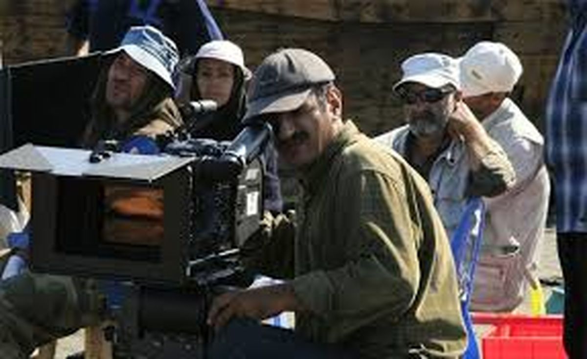 سیمرغ بلورین بهترین فیلم برداری اهدا می شود به حمید خضوعی ابیانه