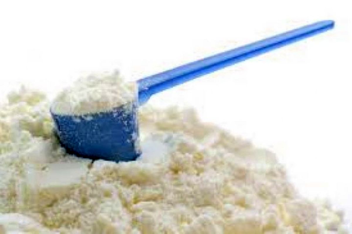 دپوی ۱۰ هزار تن شیرخشک در انبار‌ها/ قیمت شیرخشک کاهش یافت