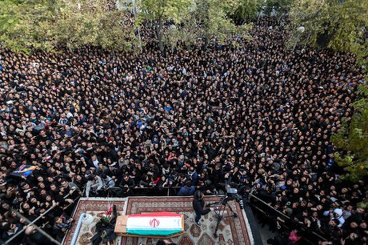 تشییع جنازه پاشایی یک اعتراض سیاسی بود نه اجتماع هنری