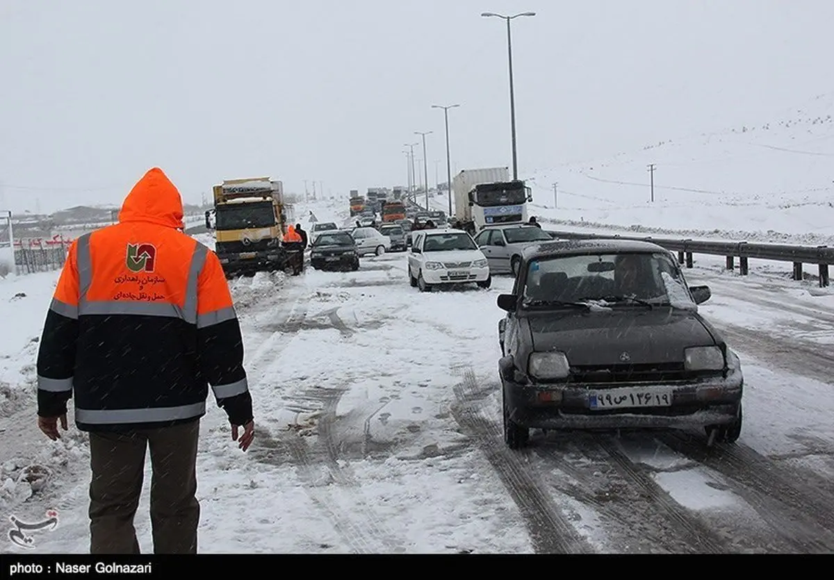 کولاک و مه در محورهای همدان/گردنه نورآباد مسدود شد