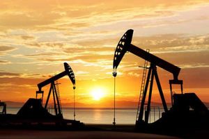 وضعیت پرفراز و نشیب نفت ایران در سال جاری/آیا ایران از پس تحریم های نفتی برمی‌آید؟