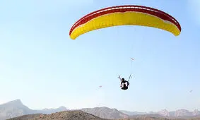 سقوط زن پاراگلایدر سوار در ساحل تنگستان