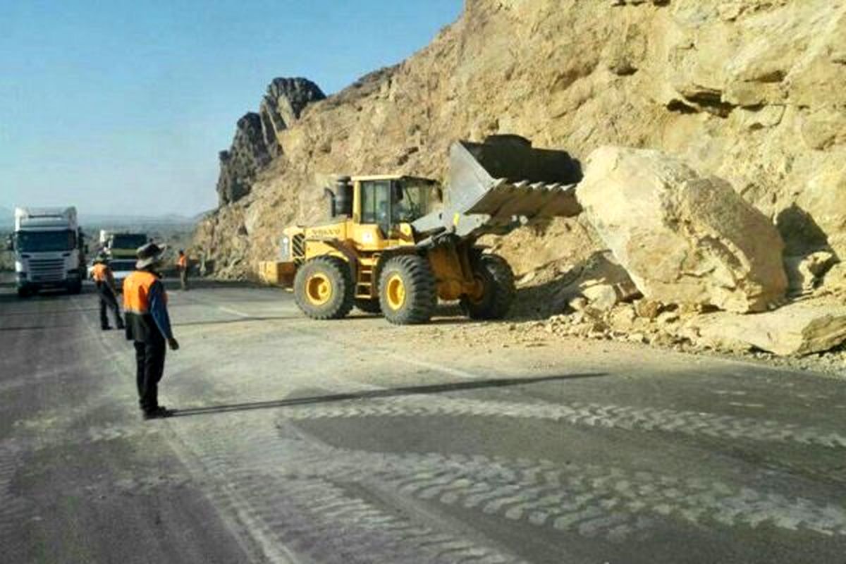 مسدود شدن ۲ مسیر ارتباطی در استان ایلام