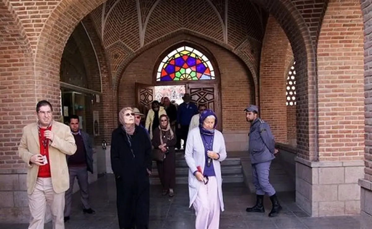 نگاه چند گردشگر خارجی درباره ایران/ هر هفته در ایران پولدارتر می‌شدم!/ پُز دادن ایرانی ها با عمل بینی برایم جالب بود