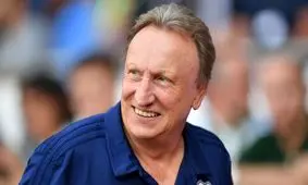 حضور سرمربی کاردیف در مراسم تشییع سالا